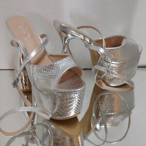 MaBeiNi Chunky Sculpted Heel Sandal Silver Snake Skin Size 7-7.5 Shoe